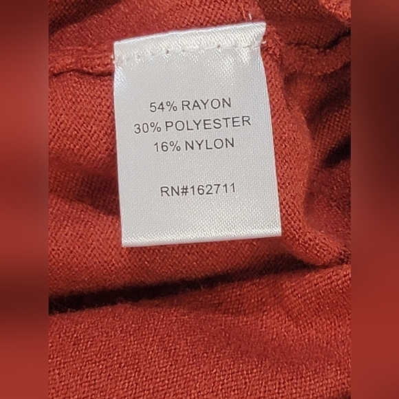 LOVE ♡ELLIE MIA BACK DETAIL SWEATER Women's Size XS V-Neckline, Pull Over - Picture 4 of 11